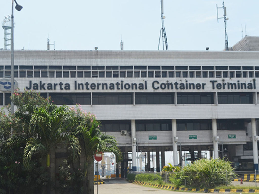 Pelabuhan Jakarta International Container Terminal (JICT)